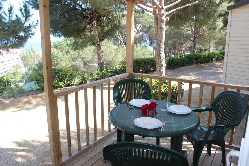 El Carlitos Hotel Arenys de Mar Ruang foto